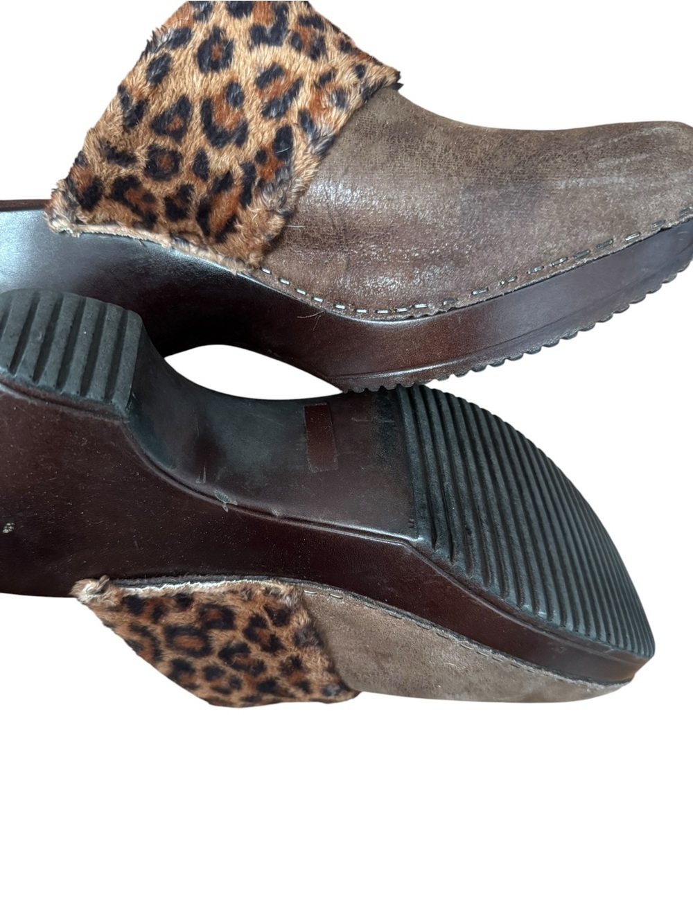 Women’s Vintage Spanish Made Cheetah Clogs - Picture 5 of 6
